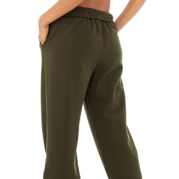 Alo Yoga Accolade Sweatpant Dark Olive M - Picture 3 of 14